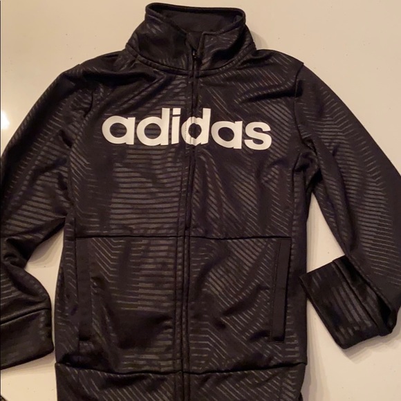 ⭐️5/$30 Brand name kids clothing bundle⭐️ SOLD - Picture 2 of 6